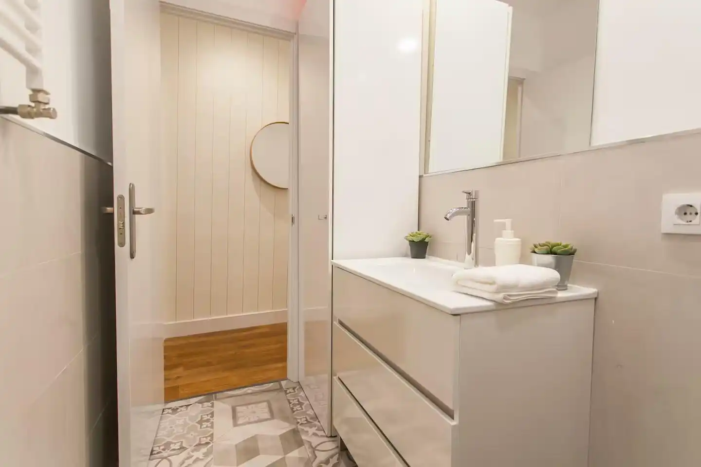 Badezimmer von Wohnungen zur Miete in Bilbao  mit Klimaanlage, Terrasse und Möbliert