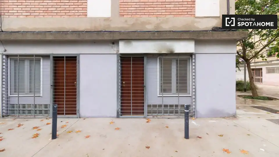Außenansicht von Wohnung zur Miete in Barcelona mit Klimaanlage, Heizung und Möbliert