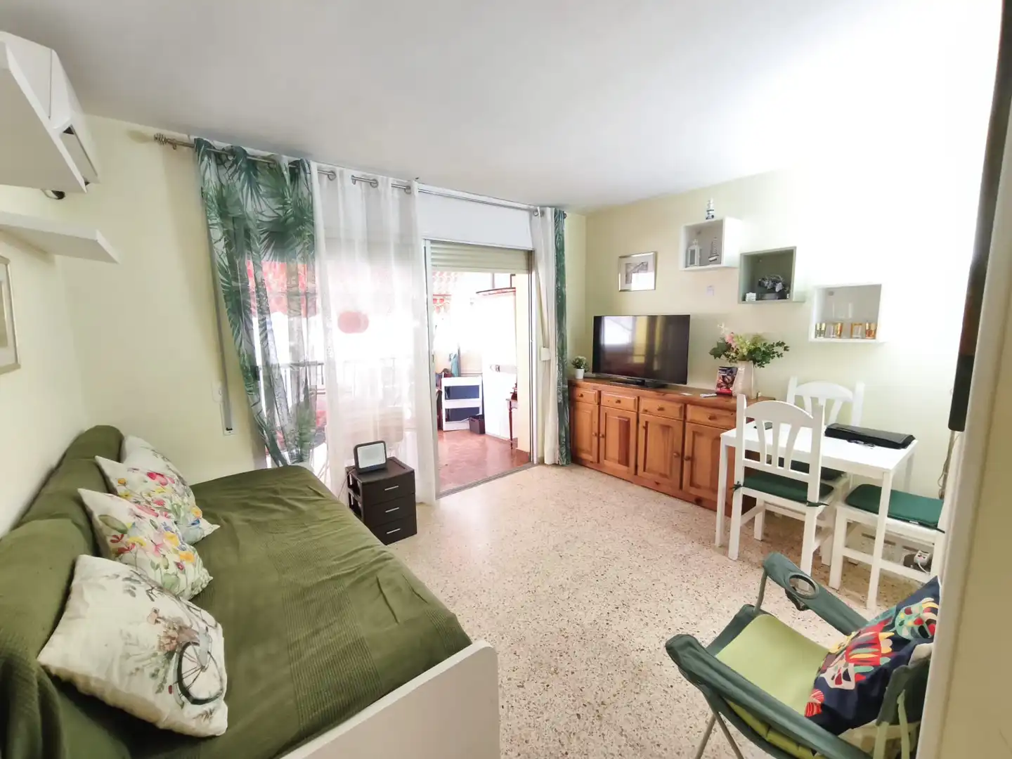 Sala de estar de Apartamento en venta en Salou con Aire acondicionado, Terraza y Lavadora