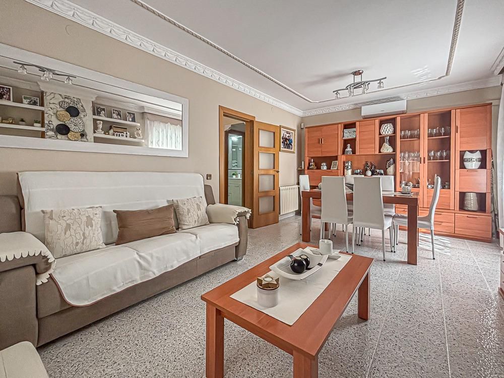 Sala d'estar de Casa o xalet en venda en Sant Pere de Ribes amb Aire condicionat, Calefacció i Jardí privat