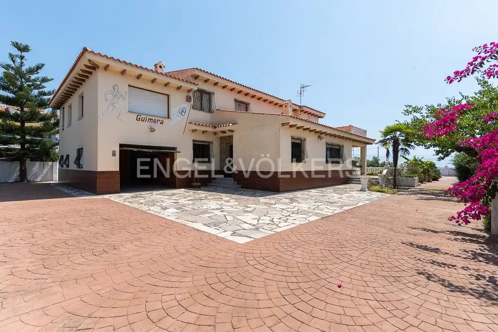 Vista exterior de Casa o chalet en venta en Vinaròs con Calefacción, Jardín privado y Terraza