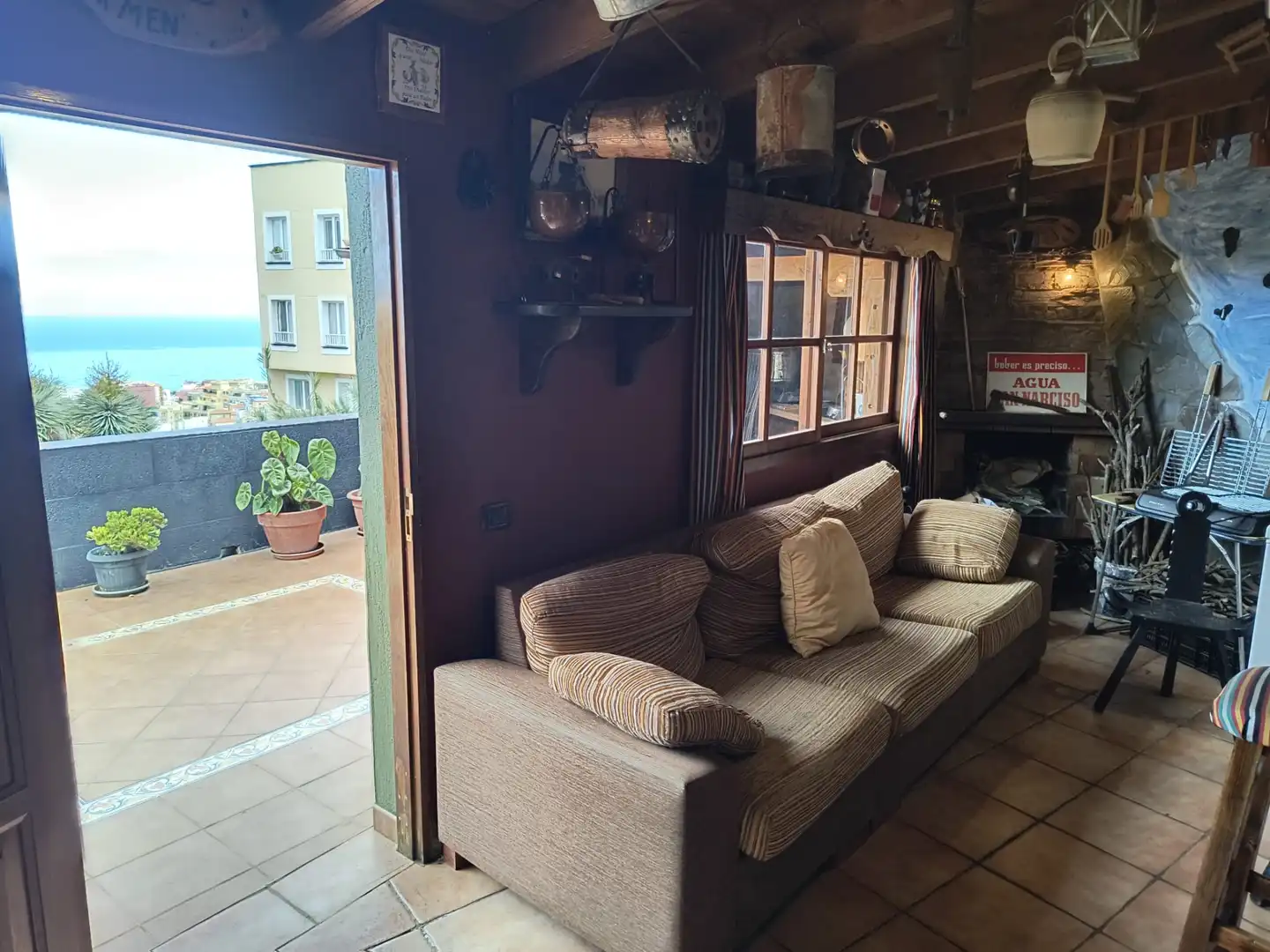 Sala de estar de Casa o chalet en venta en Los Realejos con Jardín privado, Terraza y Amueblado