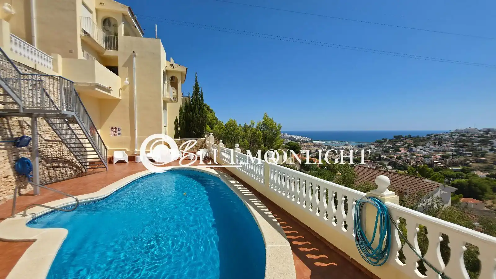 Vista exterior de Dúplex en venta en Peñíscola / Peníscola con Aire acondicionado, Calefacción y Jardín privado