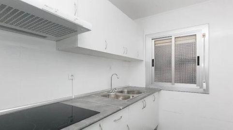 Foto 4 de Apartamento en venta en Rambla Sant Jordi, Can Mas, Ripollet