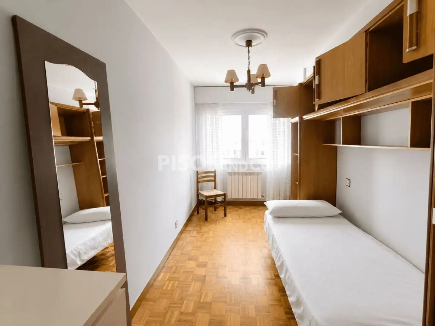Schlafzimmer von Wohnung zur Miete in A Coruña Capital  mit Heizung und Möbliert