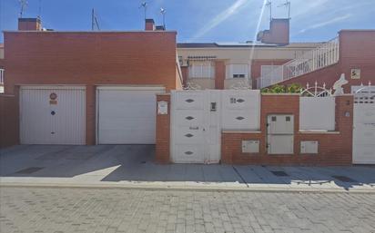 Casa adosada en venda a Fuentebella -San Felix - El Leguario