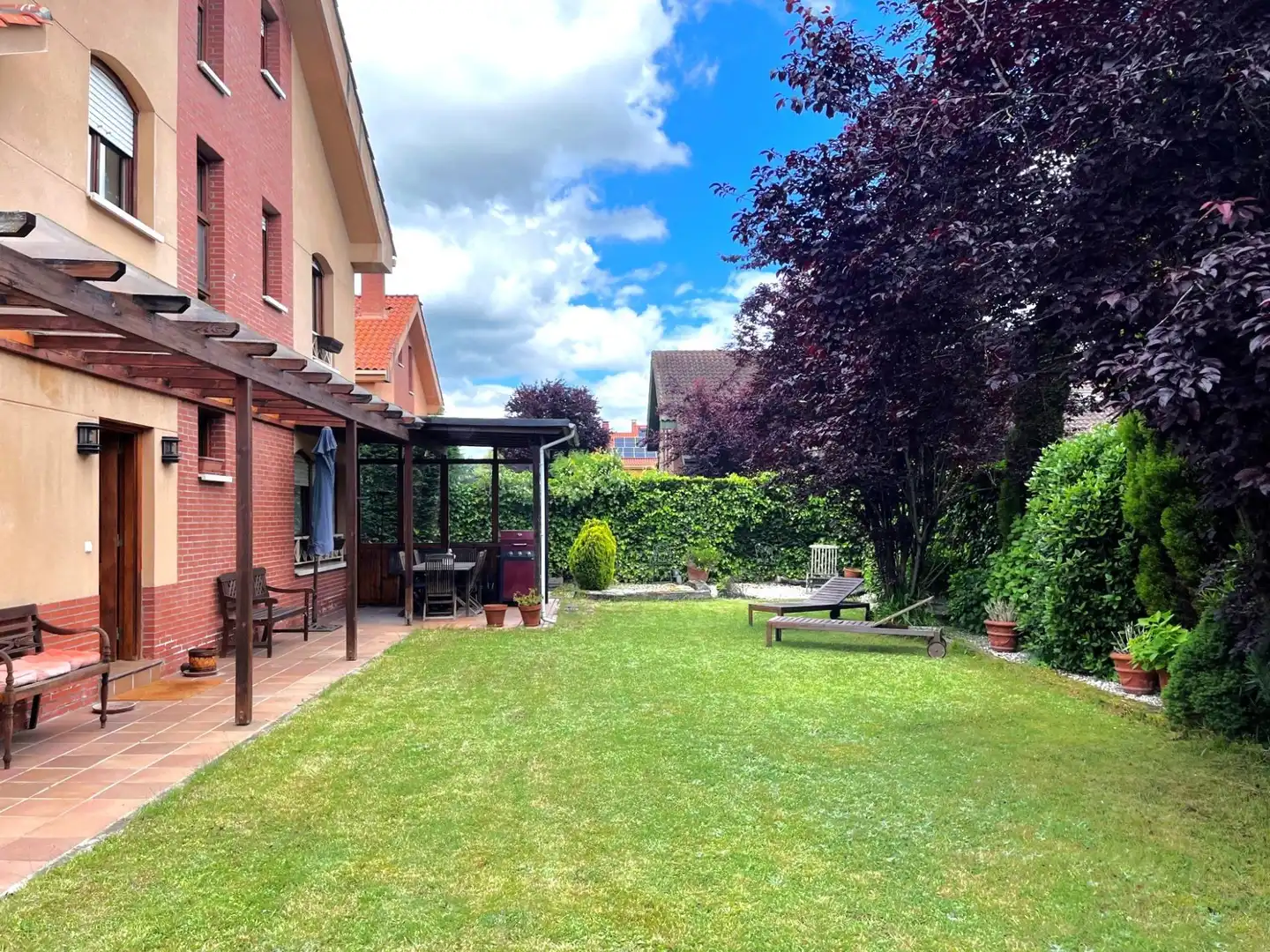 Jardí de Casa o xalet en venda en Siero amb Calefacció, Terrassa i Traster