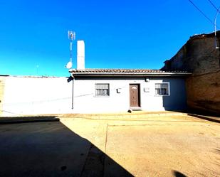 Vista exterior de Casa adosada en venda en Joarilla de las Matas amb Calefacció, Jardí privat i Traster