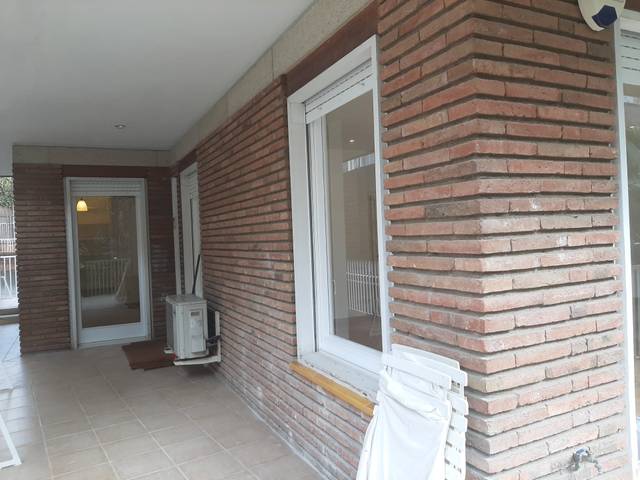 Piso en Alquiler en Carrer de l'Emancipació en Les Tres Torres