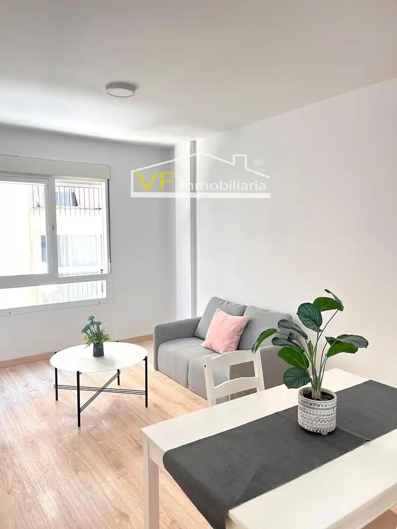 Sala d'estar de Apartament en venda en Málaga amb Traster