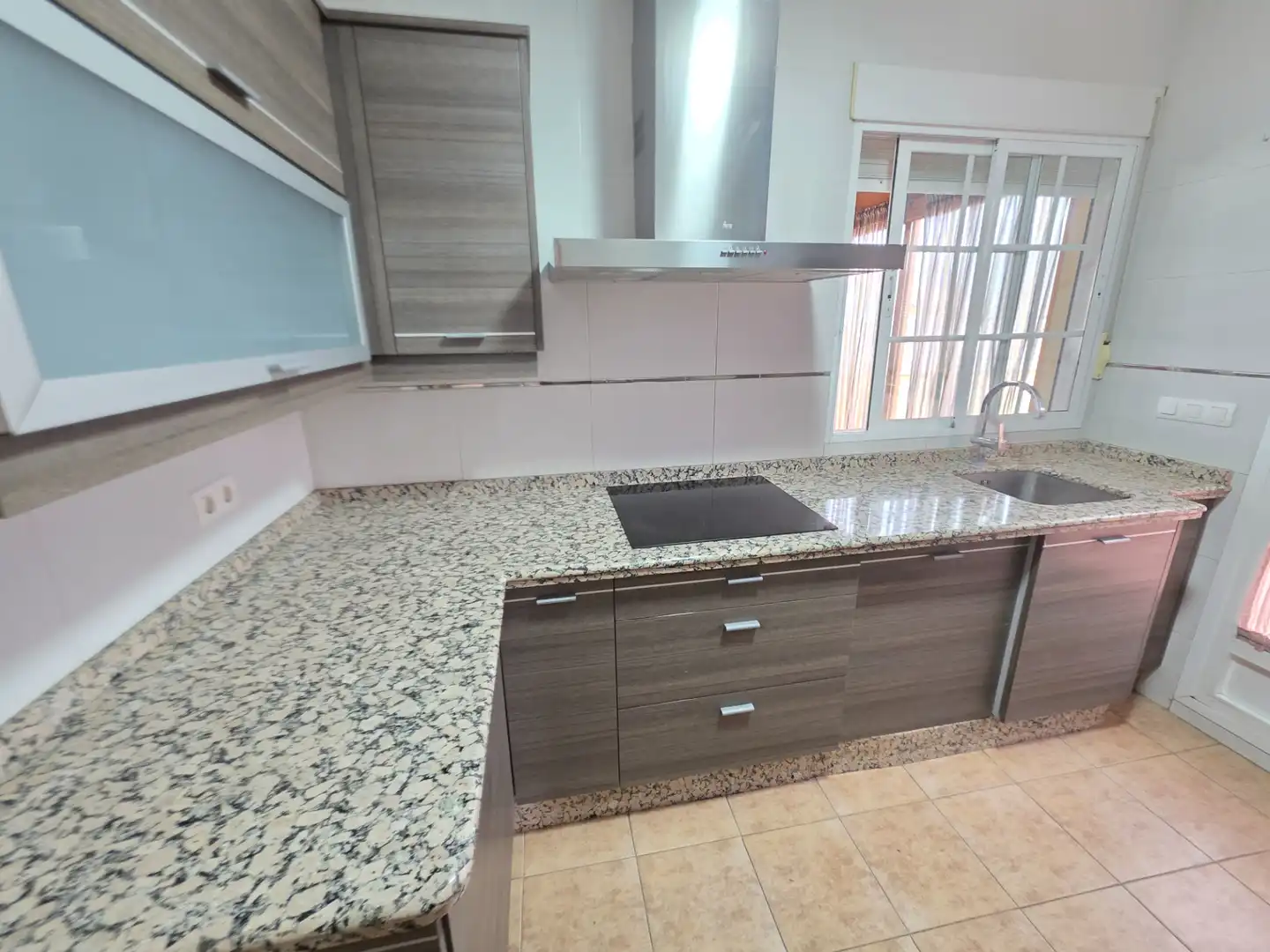 Cocina de Ático en venta en La Zubia con Aire acondicionado, Calefacción y Terraza