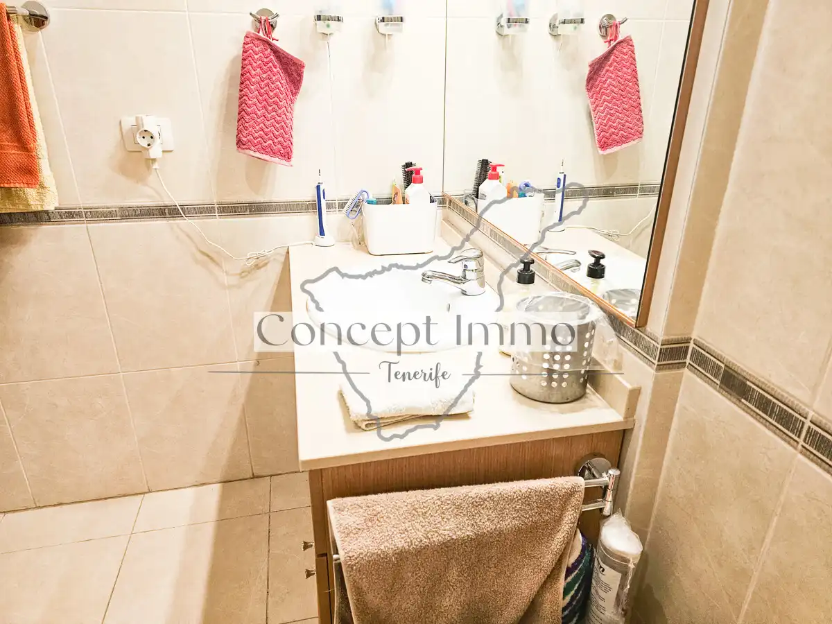 Baño de Piso en venta en Arona con Aire acondicionado, Terraza y Trastero