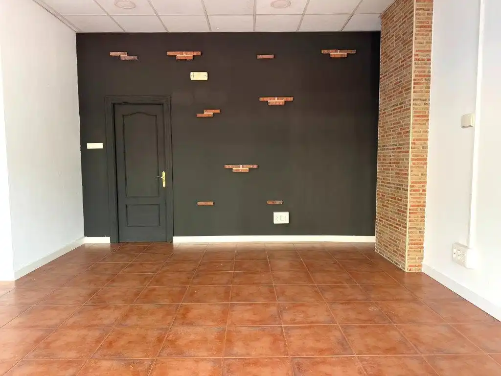 Commercial properties for rent in Los Corrales de Buelna 