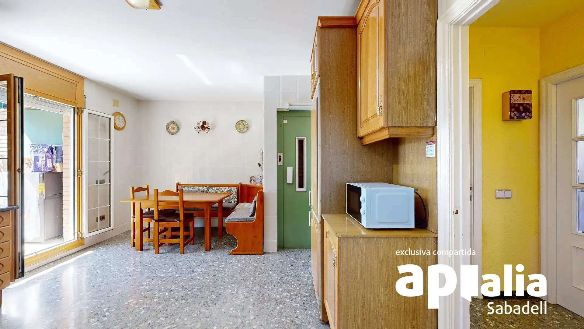 Cocina de Casa adosada en venta en Barberà del Vallès con Calefacción, Terraza y Balcón