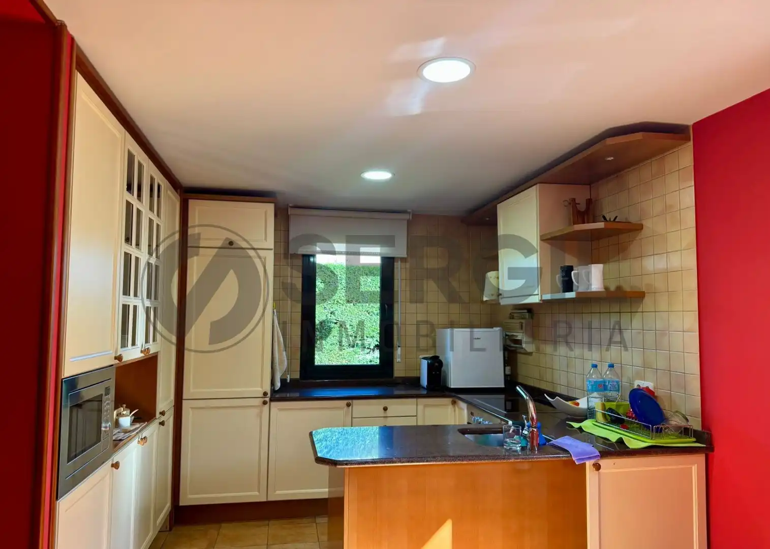 Cuina de Casa o xalet en venda en Palazuelos de Eresma amb Calefacció, Jardí privat i Traster