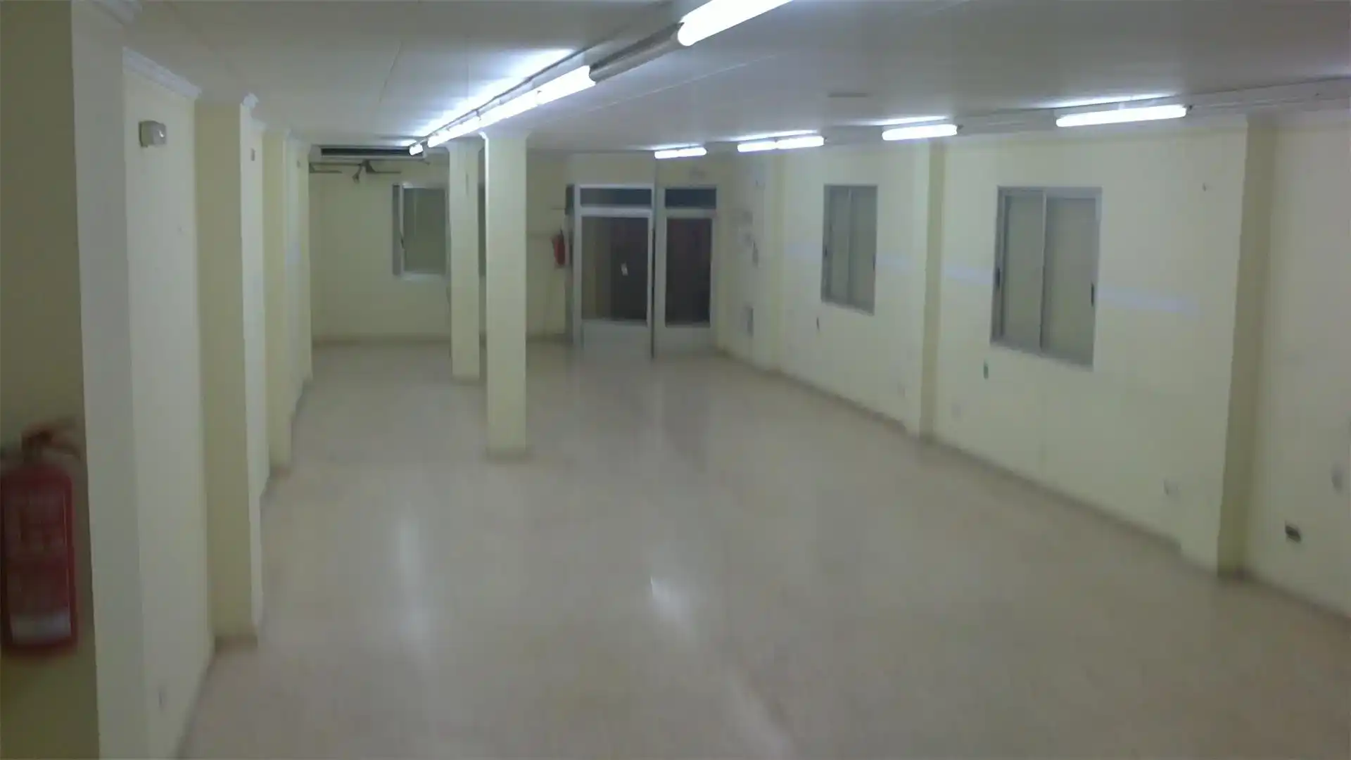 Commercial properties for rent in Llaurí  with Air Conditioner