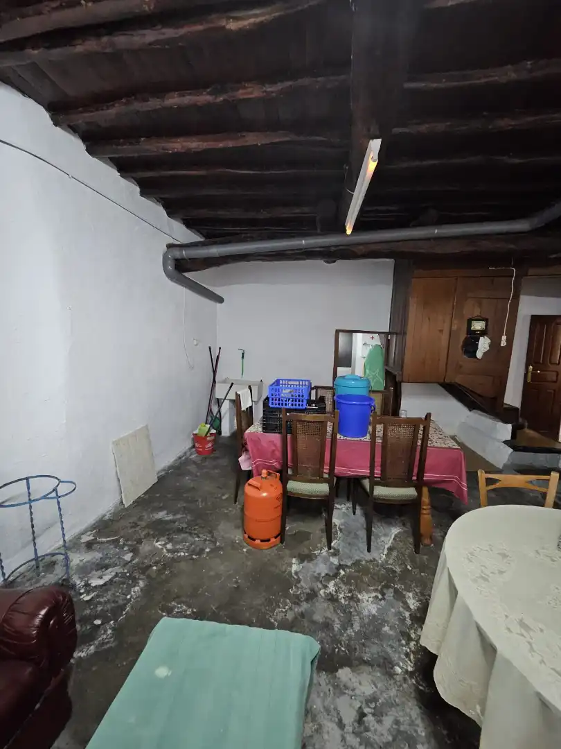Einfamilien-Reihenhaus zum Verkauf in Ledrada mit Möbliert