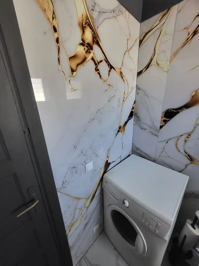 Badezimmer von Maisonette zum Verkauf in Arona mit Parkett, Möbliert und Ofen