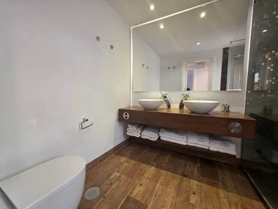 Badezimmer von Wohnungen zur Miete in San Bartolomé de Tirajana mit Klimaanlage, Privatgarten und Terrasse