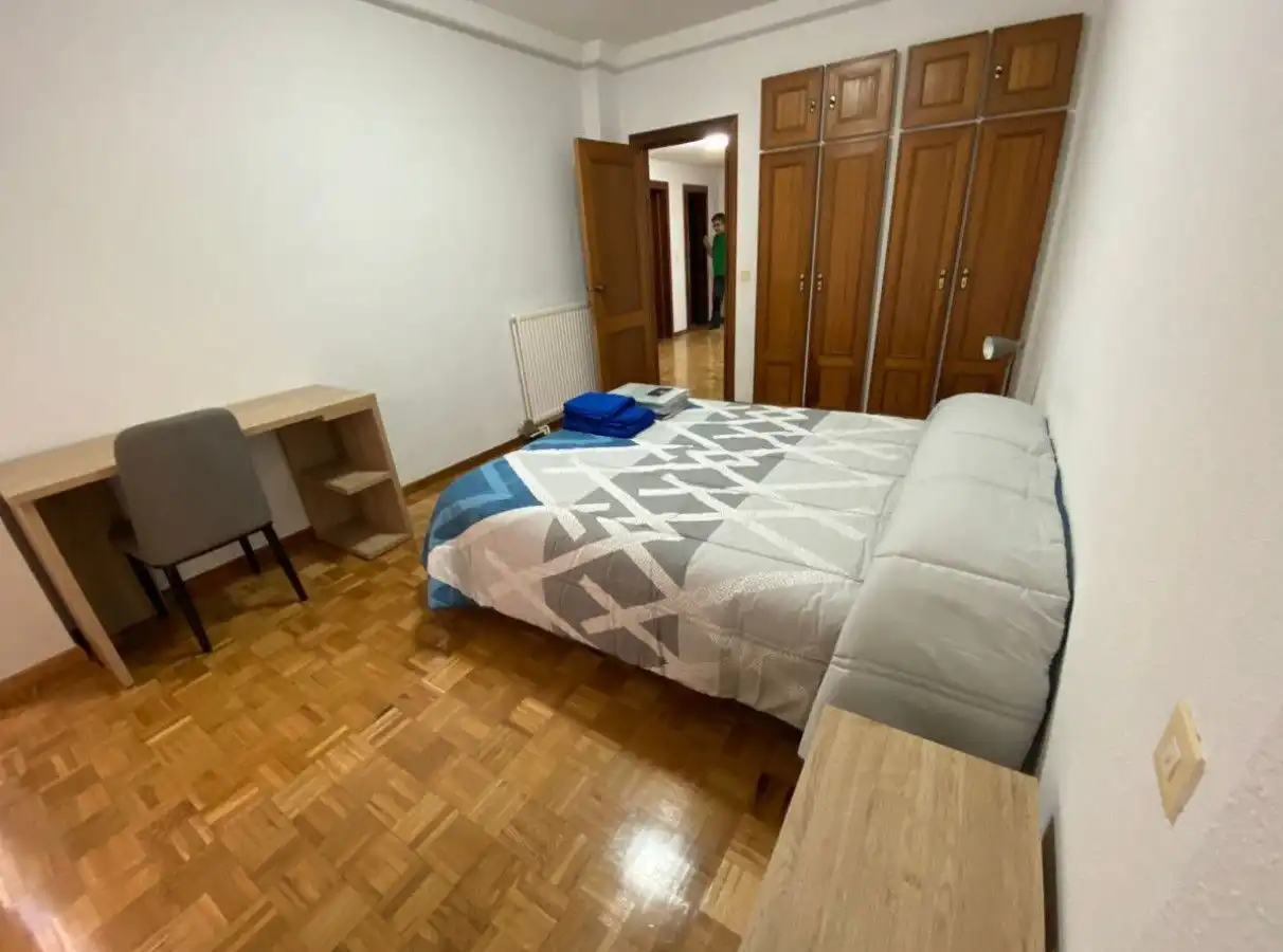 Habitación de Piso de alquiler en Palencia con Calefacción, Parquet y Amueblado