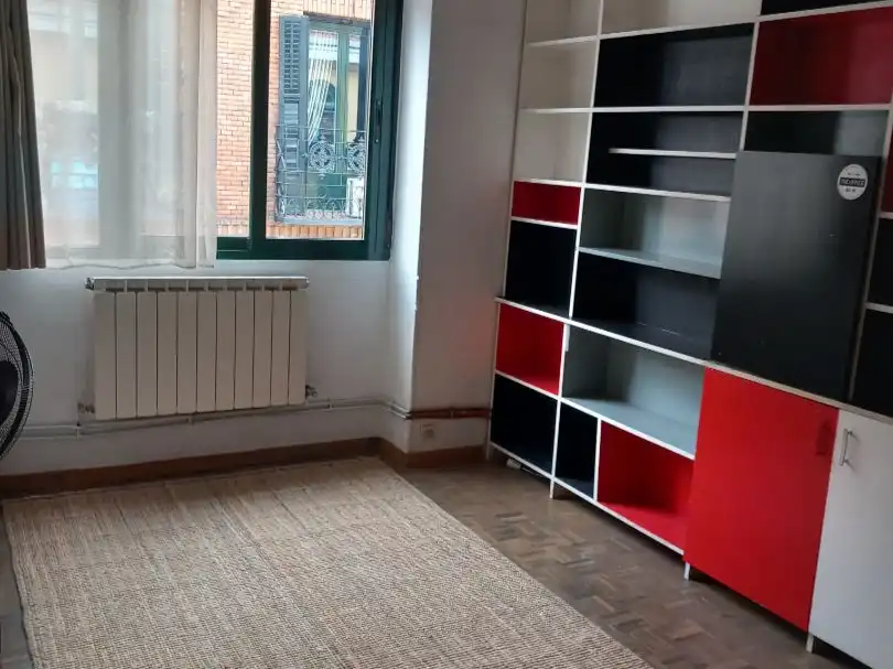 Flat to rent in calle del Limón 5