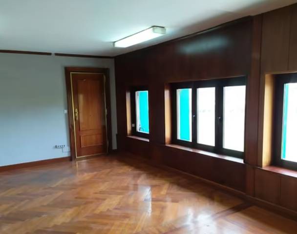 Oficina en Alquiler en Ballonti s/n en Repelega