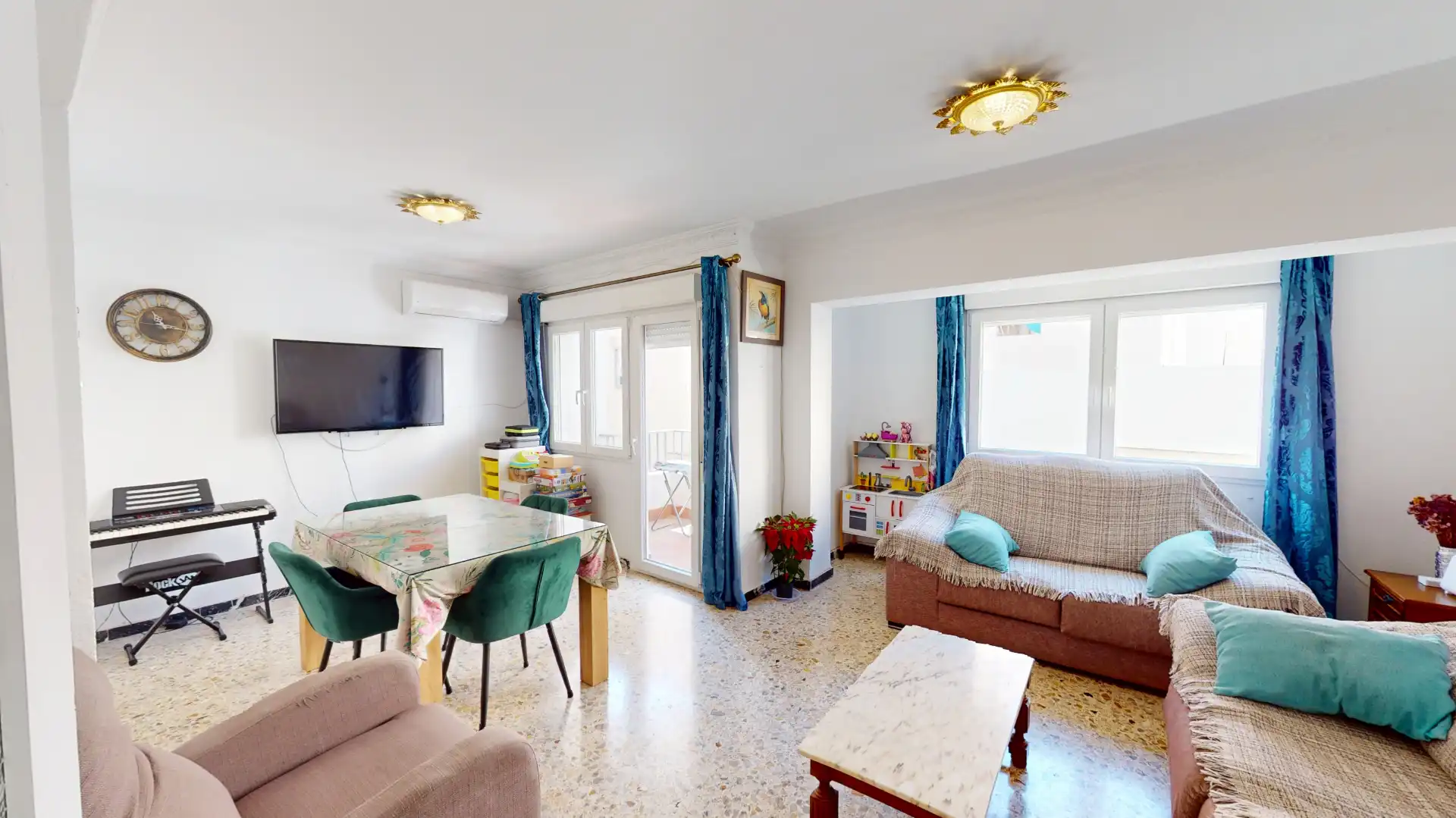 Sala de estar de Piso en venta en Almería con Aire acondicionado, Calefacción y Trastero
