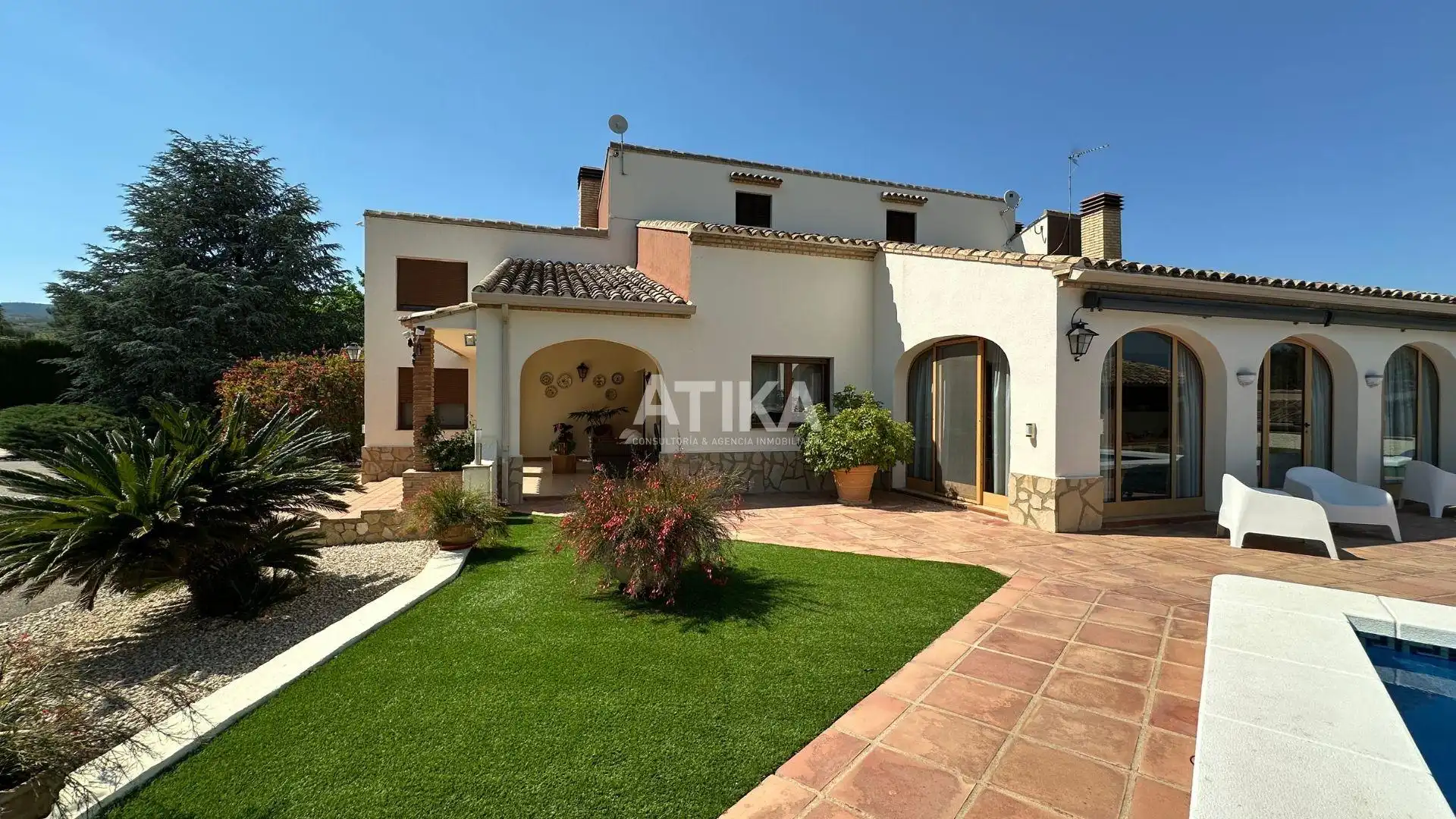 Vista exterior de Casa o chalet en venta en Ontinyent con Aire acondicionado, Calefacción y Jardín privado