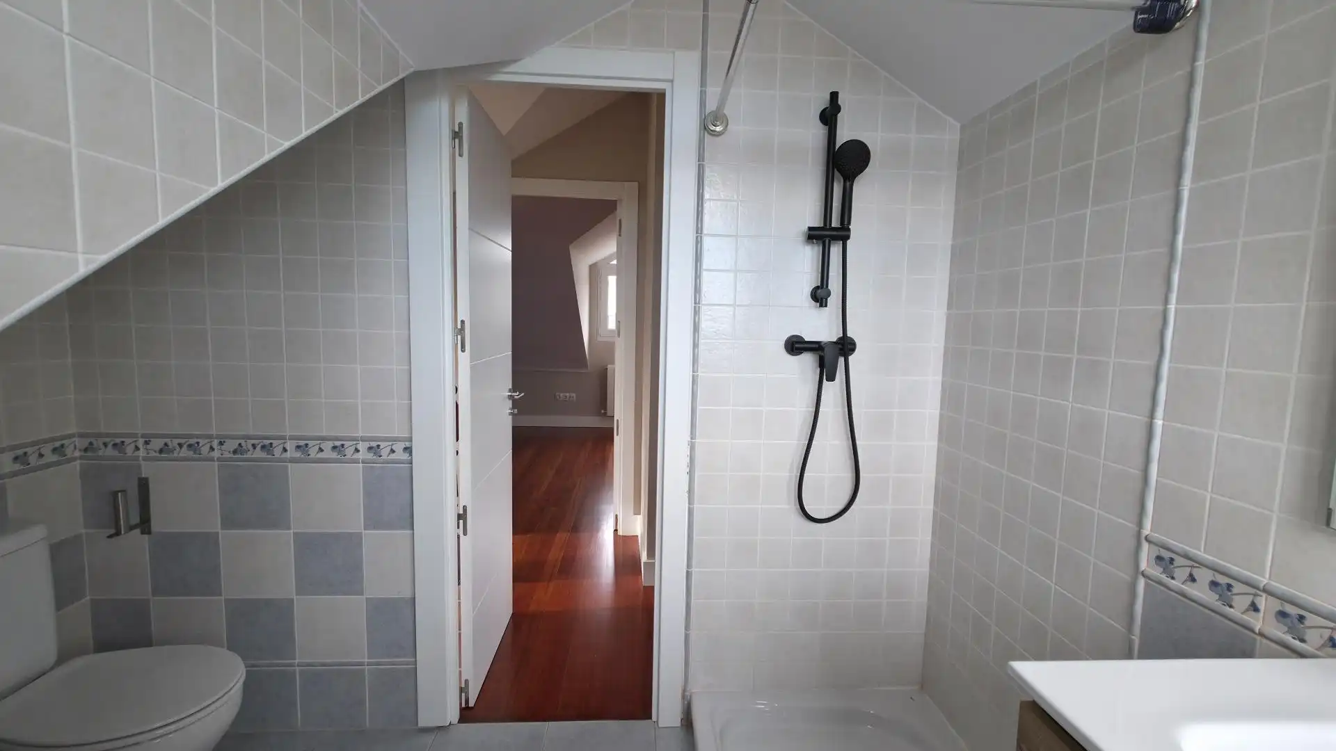 Bany de Casa o xalet en venda en Camargo amb Calefacció