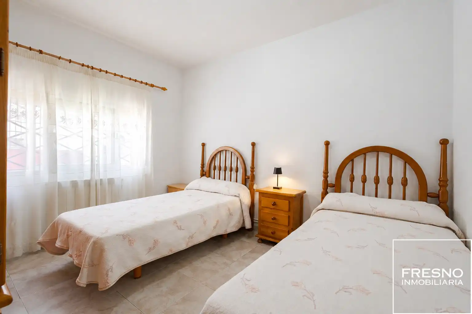 Dormitori de Casa adosada en venda en Cobeña amb Calefacció, Jardí privat i Terrassa