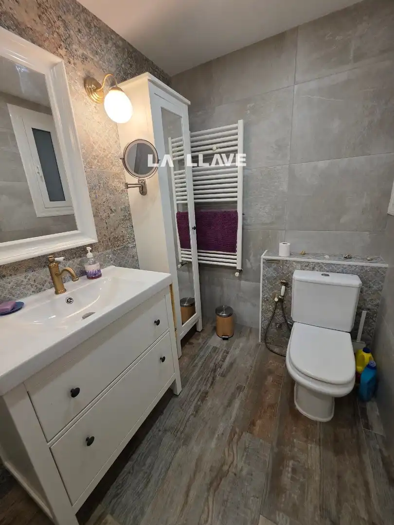 Baño de Piso en venta en Blanes con Calefacción, Terraza y Piscina