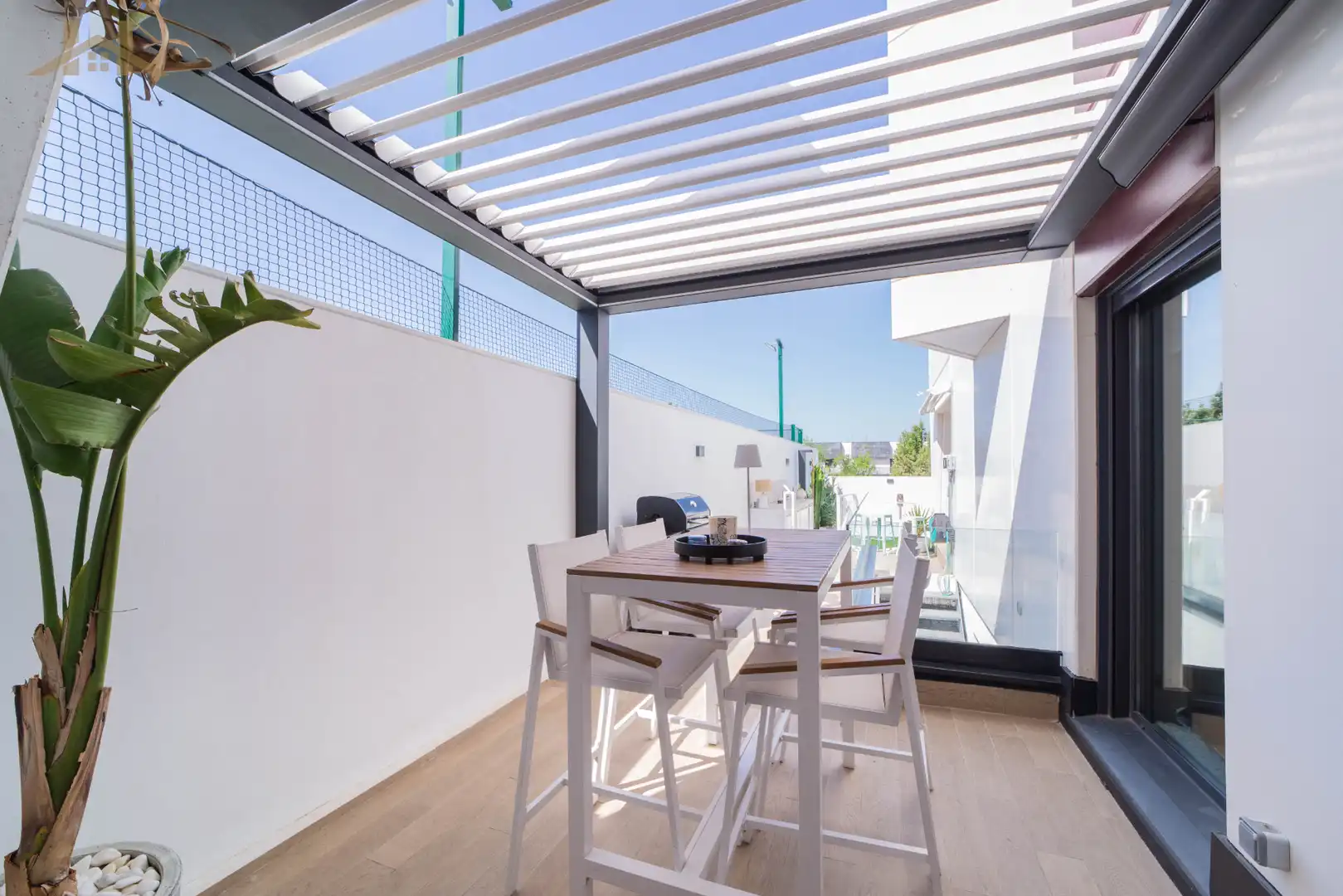 Terrassa de Casa o xalet en venda en Boadilla del Monte amb Calefacció, Jardí privat i Parquet