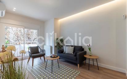 Living room of Flat for sale in  Barcelona Capital  with Air Conditioner, Heating and Terrace