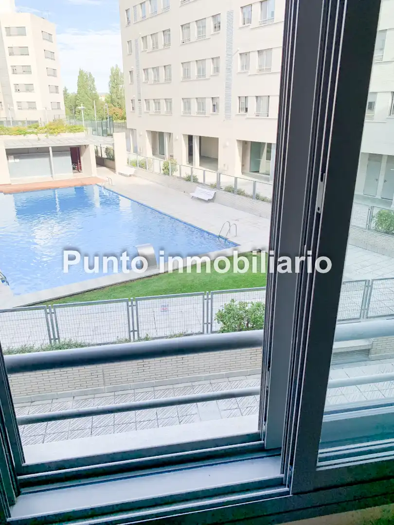 Piscina de Pis de lloguer en Valladolid amb Calefacció, Traster i Piscina