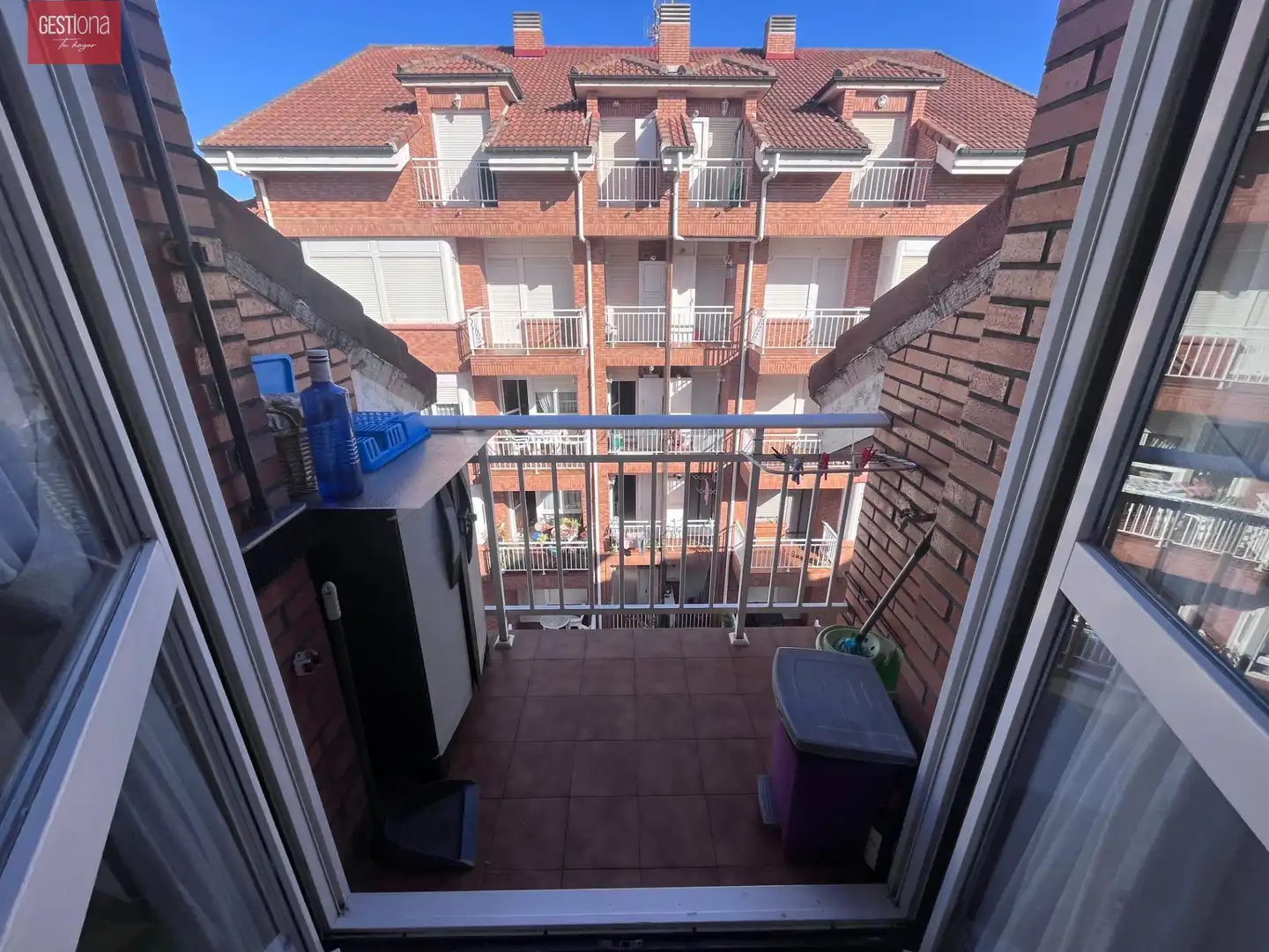 Terrasse von Dachboden zum Verkauf in Noja mit Heizung, Terrasse und Möbliert