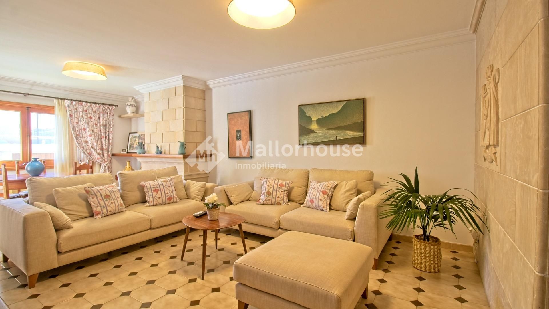 Sala d'estar de Casa adosada de lloguer en Muro amb Calefacció i Terrassa