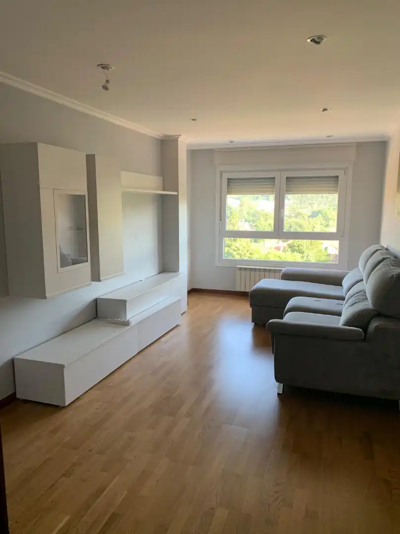 Sala de estar de Piso en venta en Vilagarcía de Arousa con Calefacción, Parquet y Trastero
