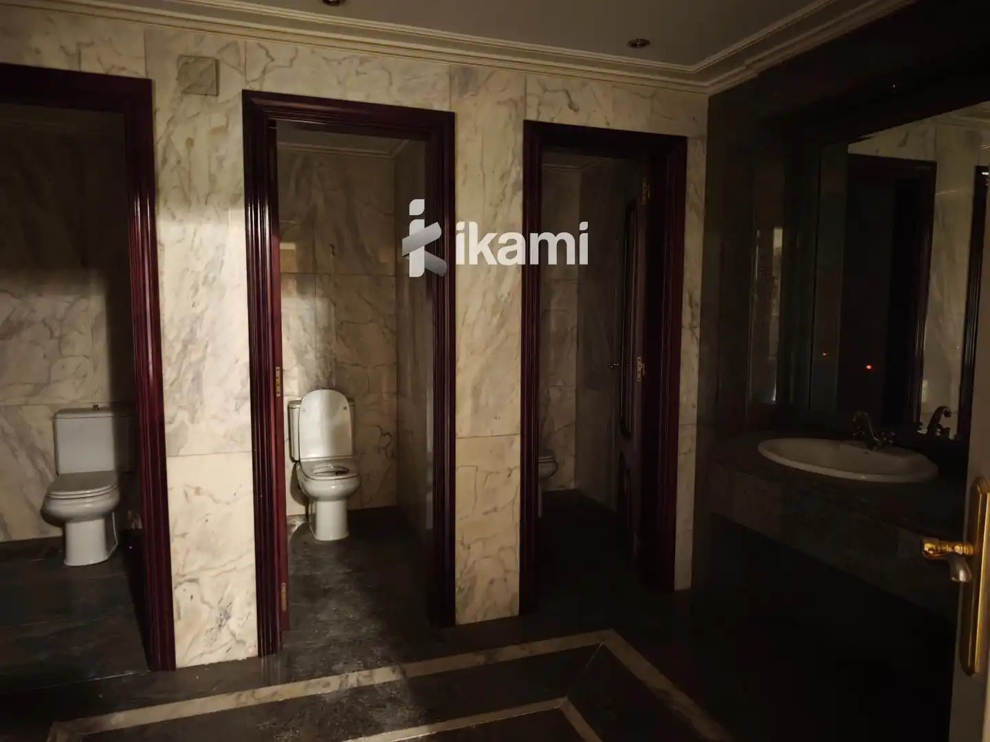 Badezimmer von Gebäude zum Verkauf in Alcorcón