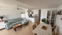 Sala d'estar de Pis en venda en Benidorm amb Aire condicionat i Terrassa