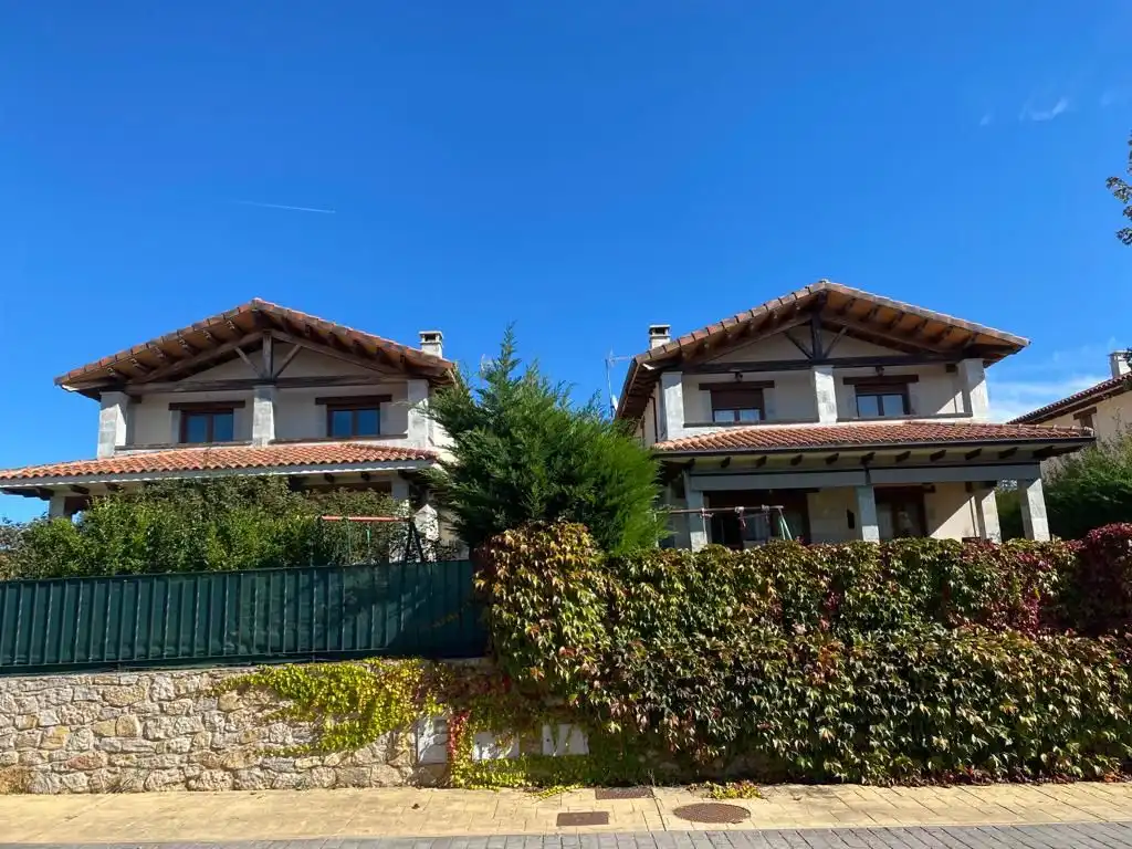 Außenansicht von Residential zum Verkauf in Valverde de la Virgen