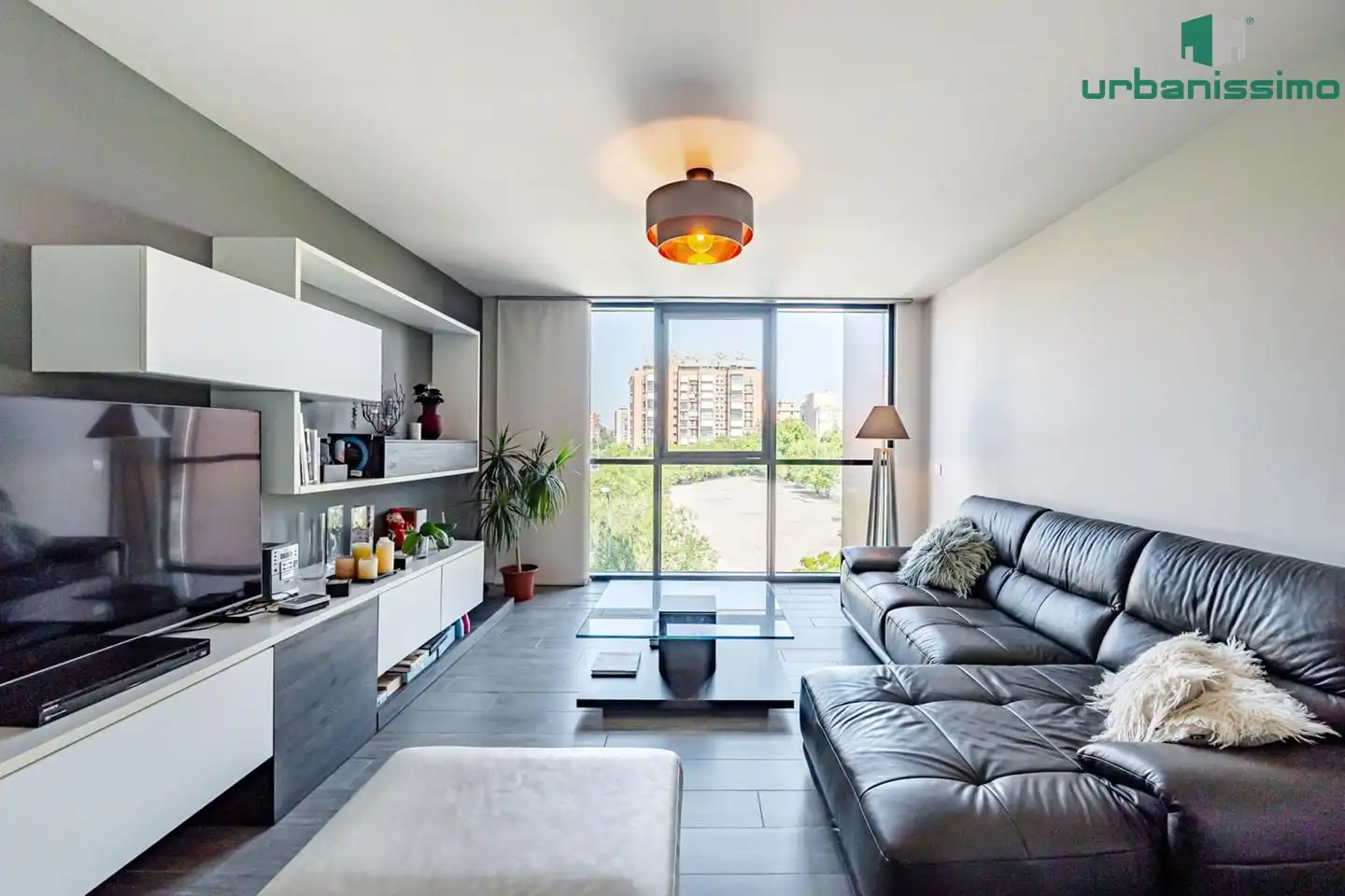 Living room of Flat for sale in Madrid  with Air Conditioner, Terrace and Storage room
