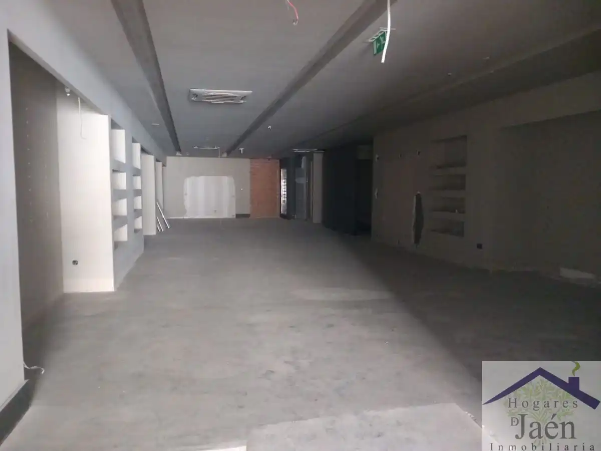 Local comercial en venda a RAMÓN Y CAJAL, imagen 4