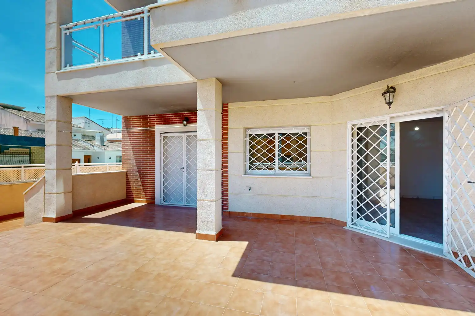 Außenansicht von Wohnung zum Verkauf in Cartagena mit Privatgarten, Terrasse und Abstellraum