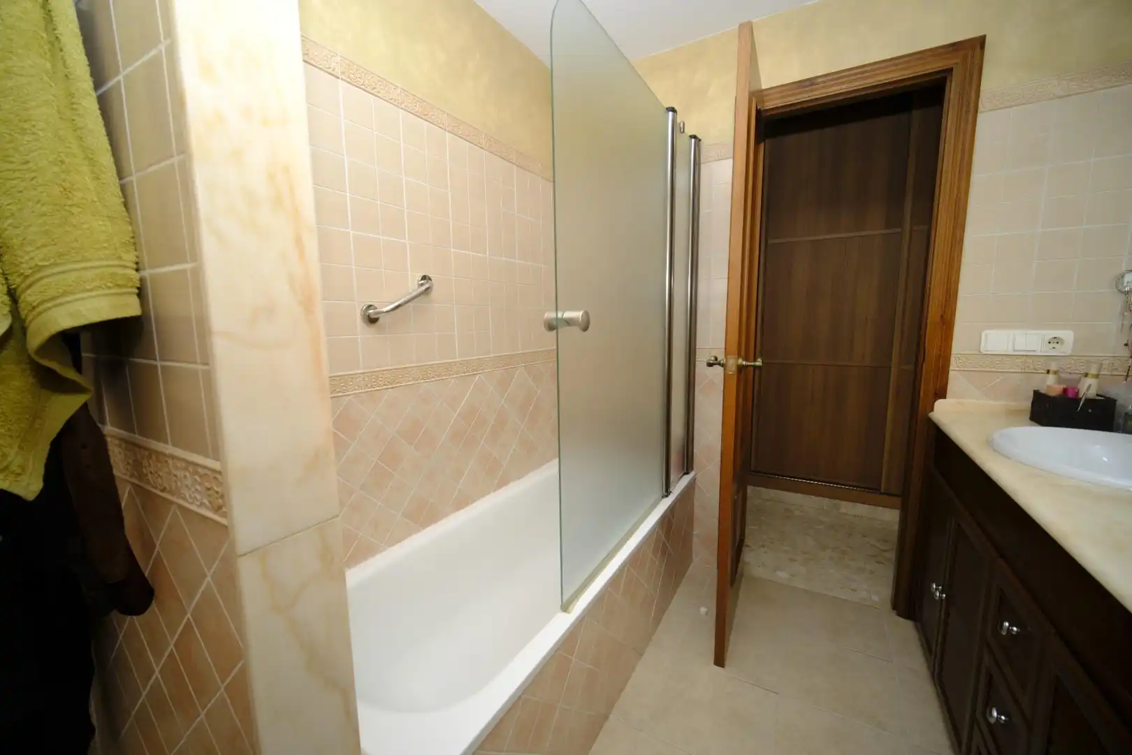 Bathroom of Flat for rent in Alcalá de Guadaira  with Air Conditioner and Furnished
