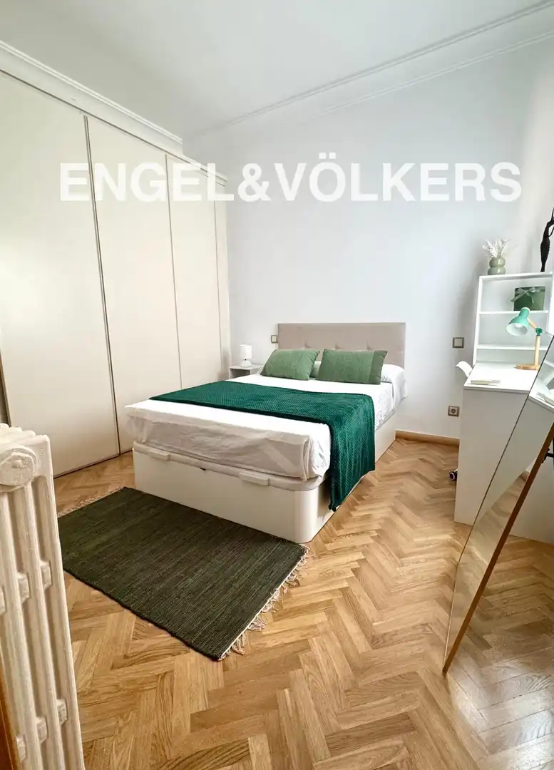 Schlafzimmer von Wohnung zur Miete in Madrid mit Klimaanlage, Heizung und Parkett