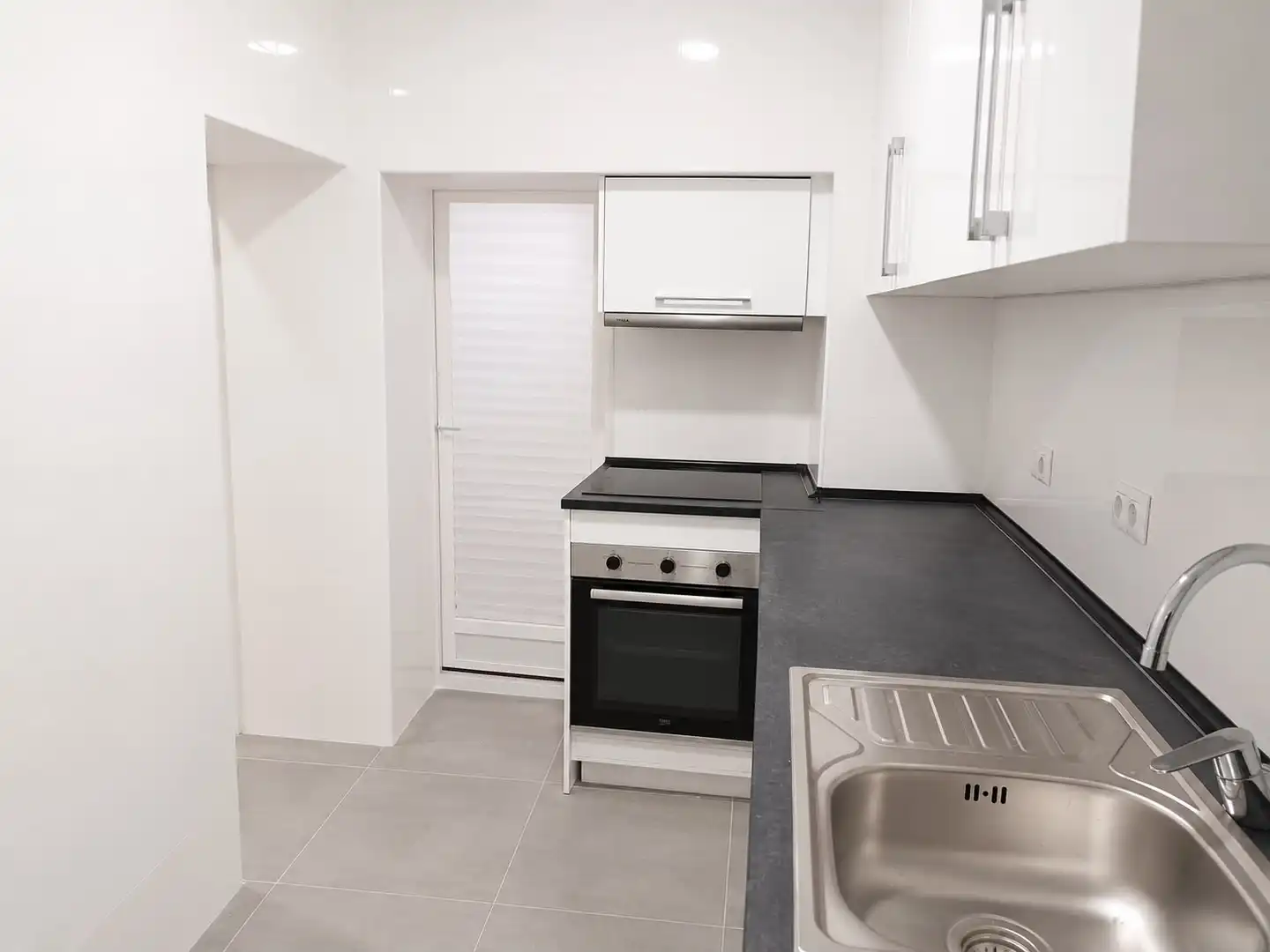 Kitchen of Ground floor for sale in Madrid