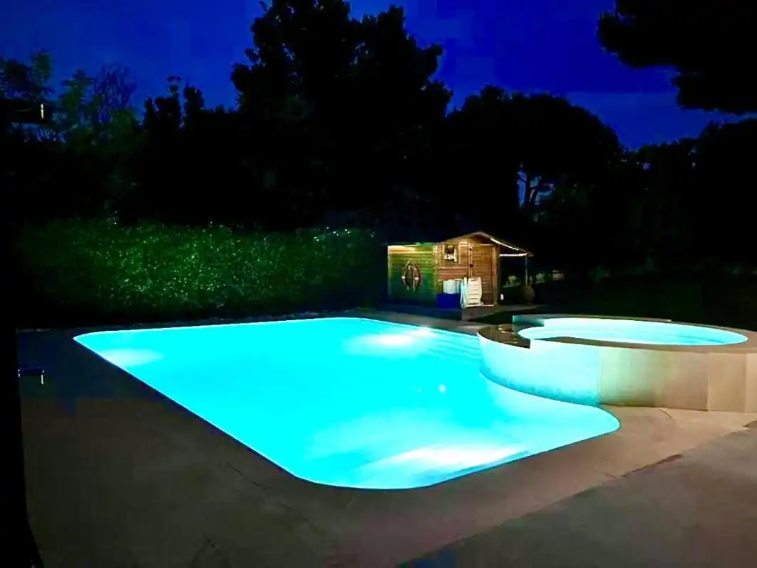 Piscina de Casa o chalet en venta en Boadilla del Monte con Aire acondicionado, Calefacción y Jardín privado