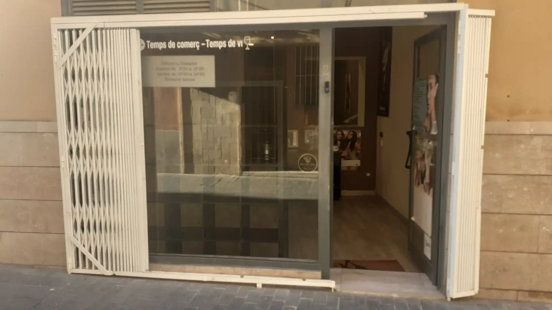Local comercial en venda a Centre Vila, imagen 2