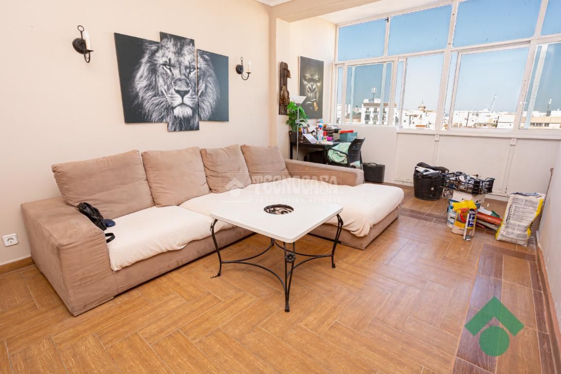 Sala de estar de Piso en venta en Algeciras con Parquet