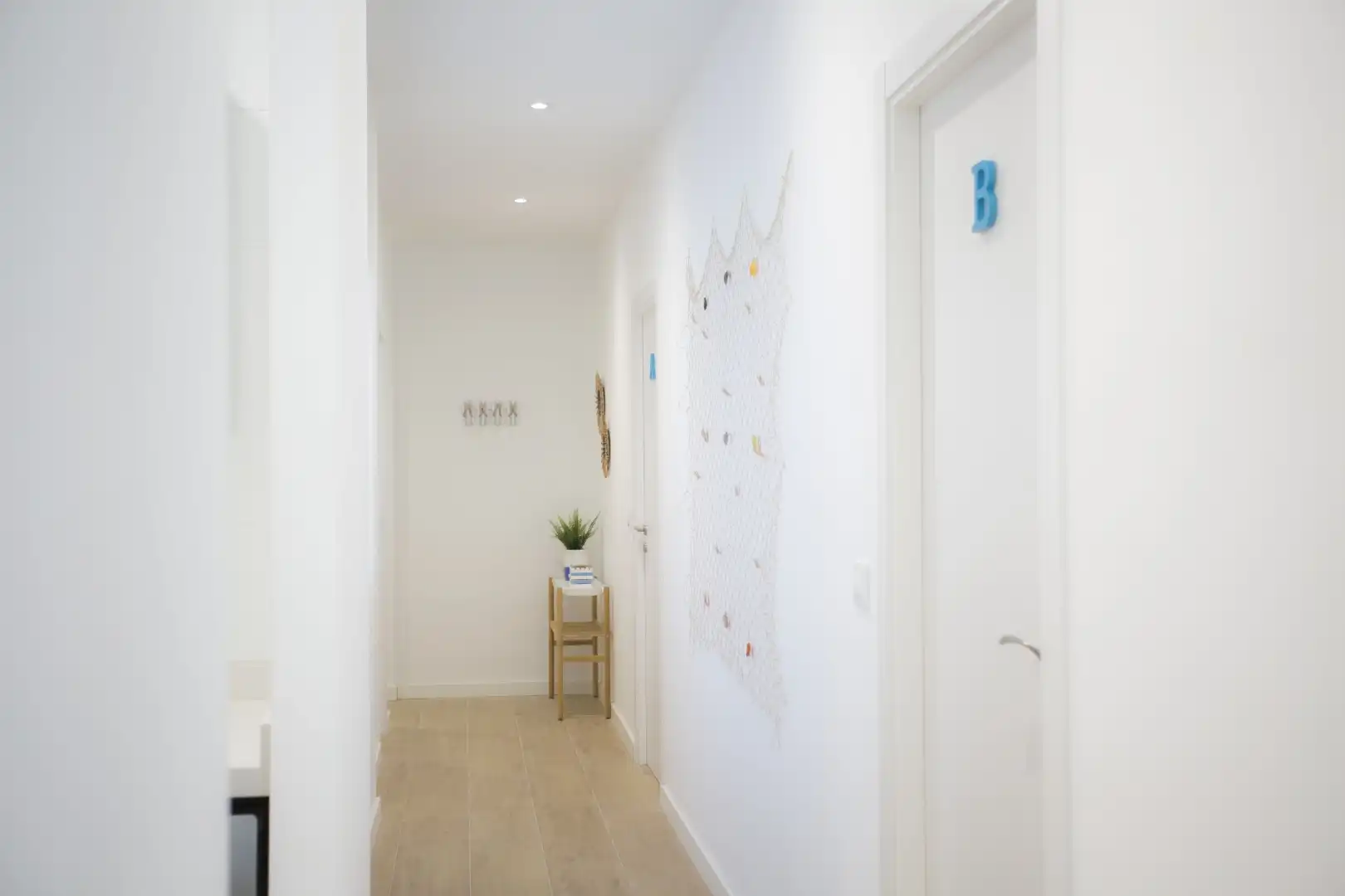 Flat for share in Valencia  with Air Conditioner, Parquet flooring and Furnished